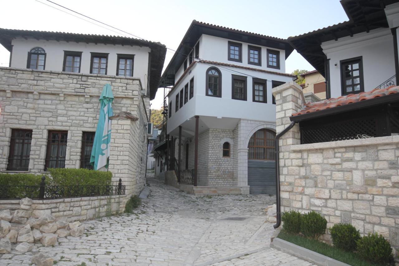 Apartment Altin In Old Town Berat Eksteriør billede